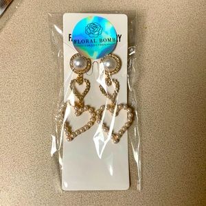 NWT New in package dangly pearl and cubic floral bomb collection earrings